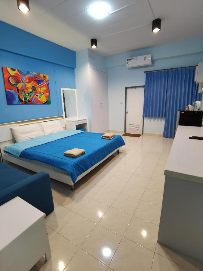 Uj Apartment Bangsaen Exterior foto